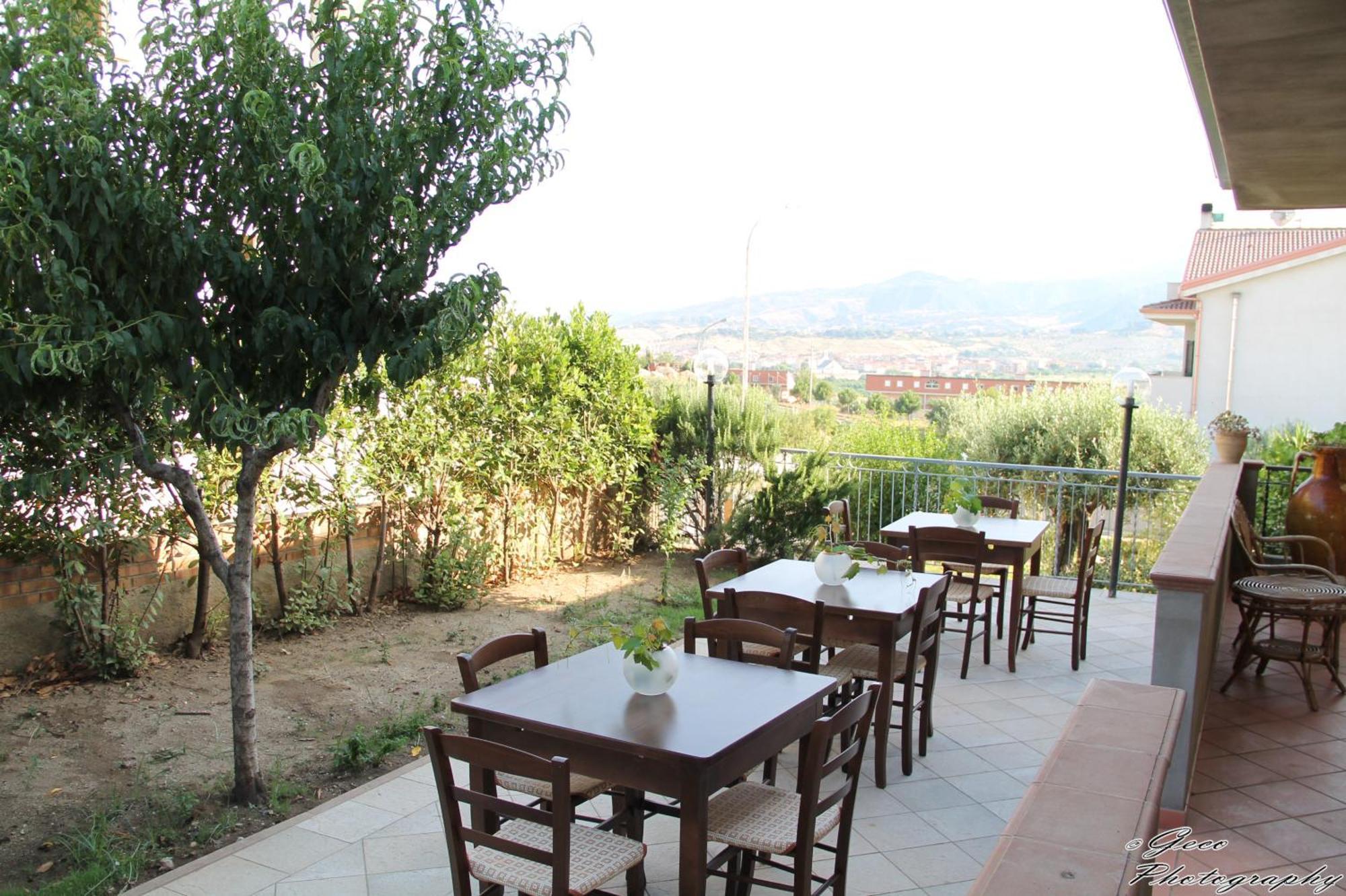 Torre Ancinale Bed & Breakfast Soverato Marina Exterior photo